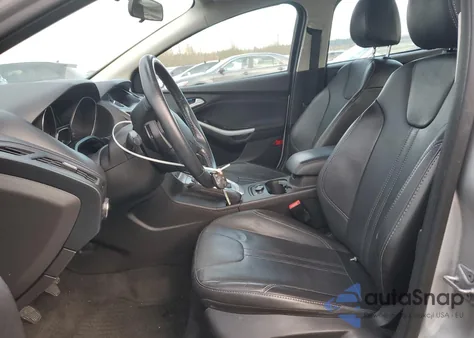 2014 Ford Focus Se z USA, uszkodzony, nr VIN 1FADP3F28EL112239